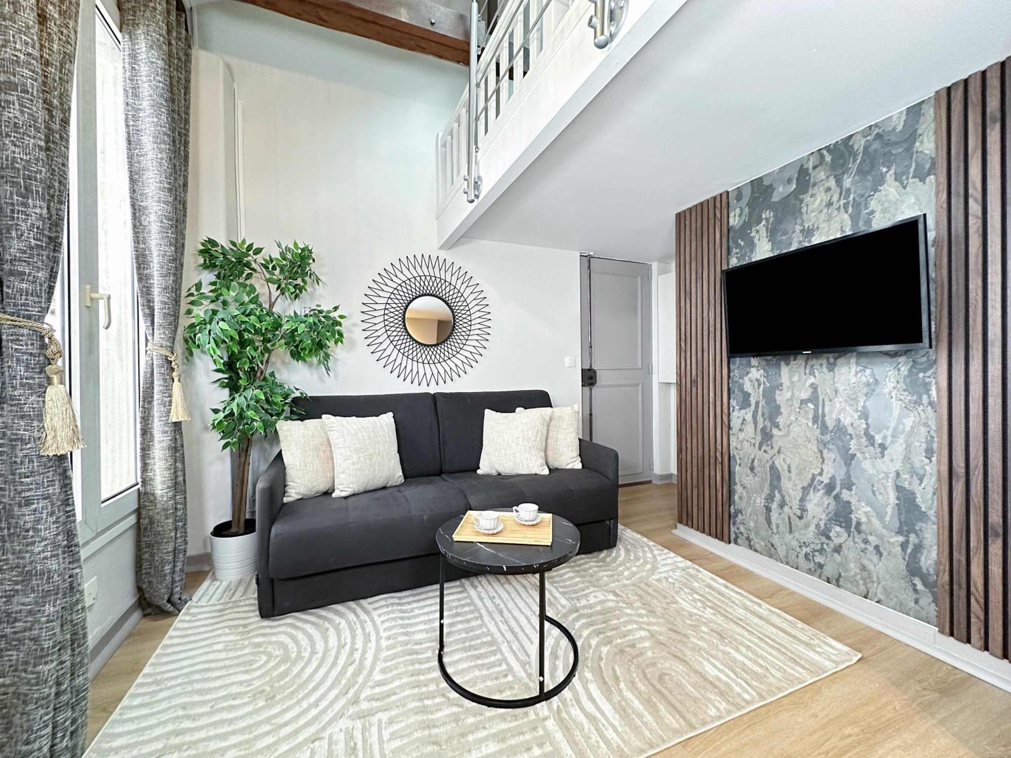 Apartment Stylish Duplex In Front Of Buttes-chaumont Paris